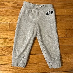 Grey 2T gap sweatpants